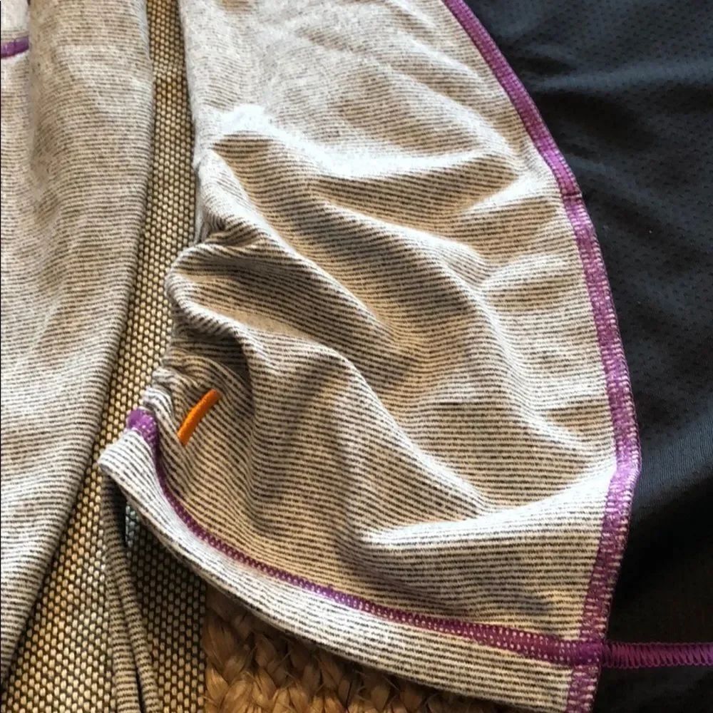 Euc Lucy Lucy-Tech Ls Stripedtee W/ Ruchingsmall — image 6 of 8